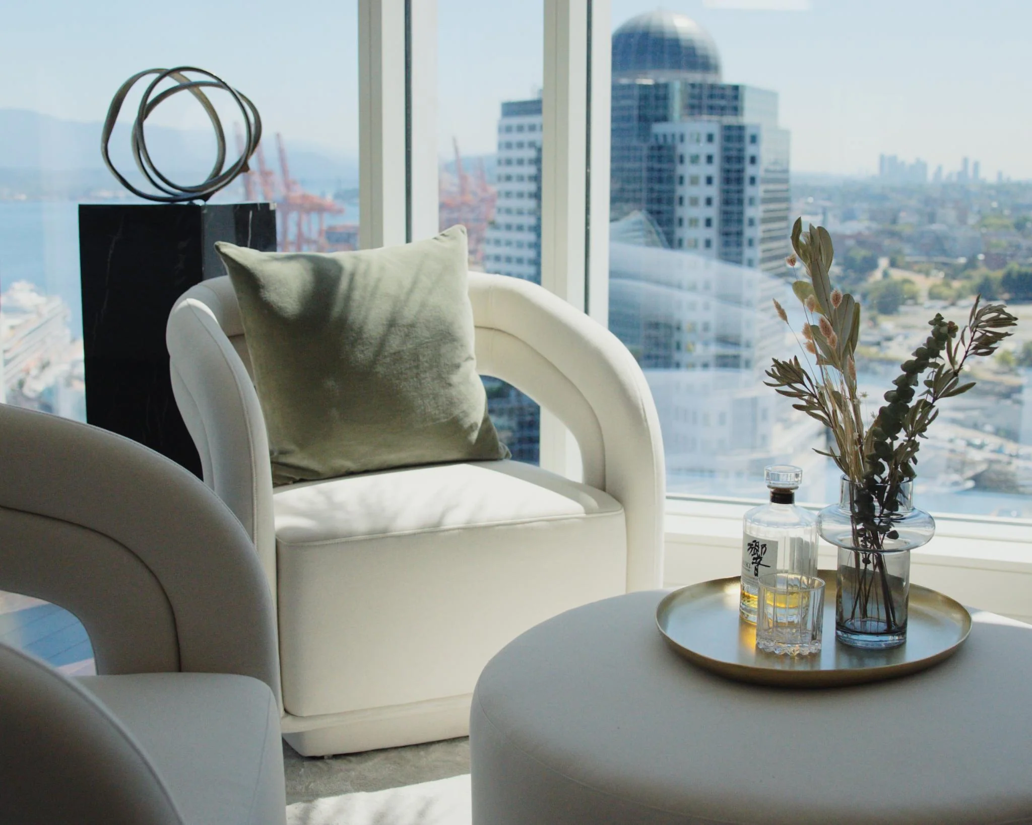 Mia Lounge Chair - Image 4